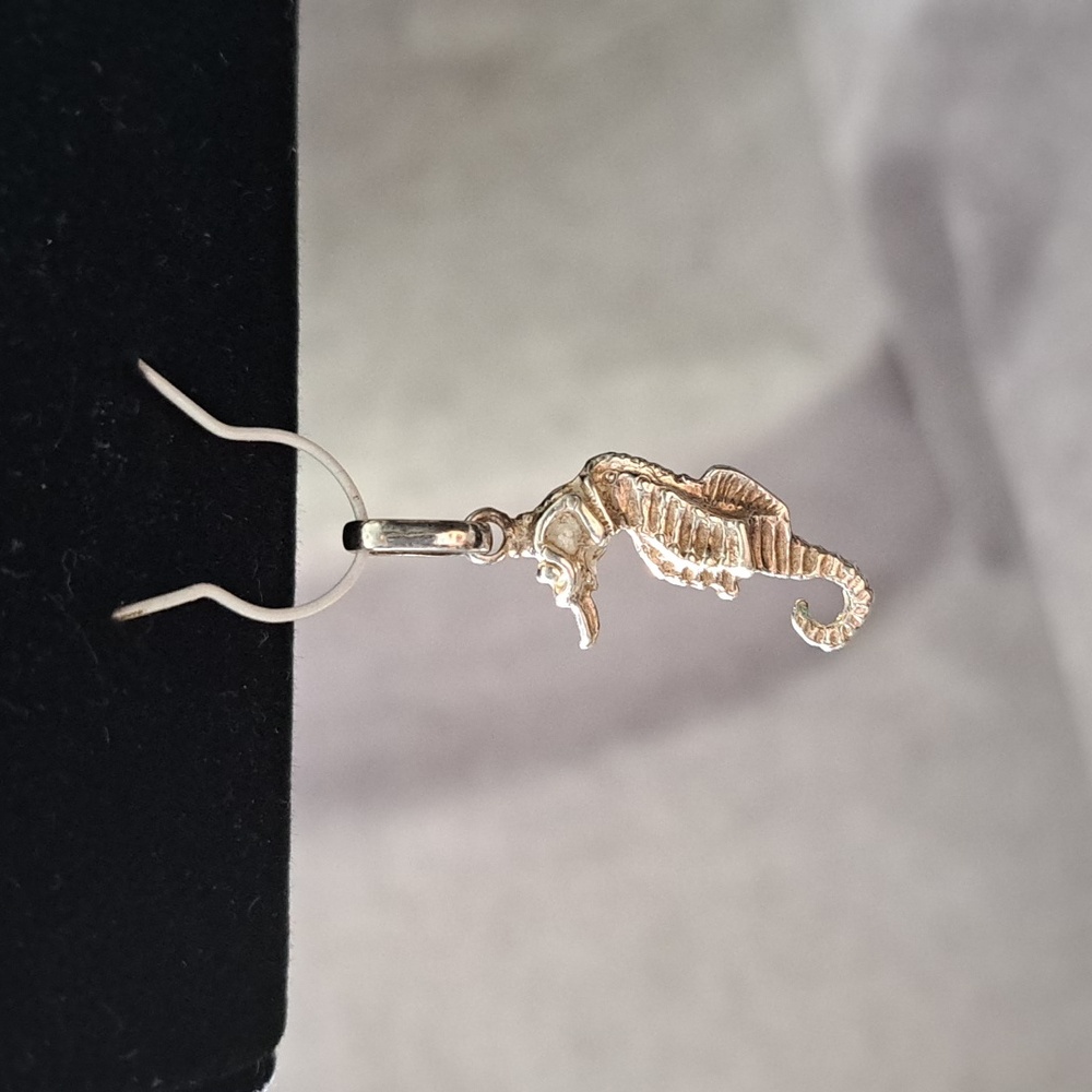 Vintage Marked 980 Sterling Silver Seahorse Pendant 3.3cm x 1.8cm VG *no chain